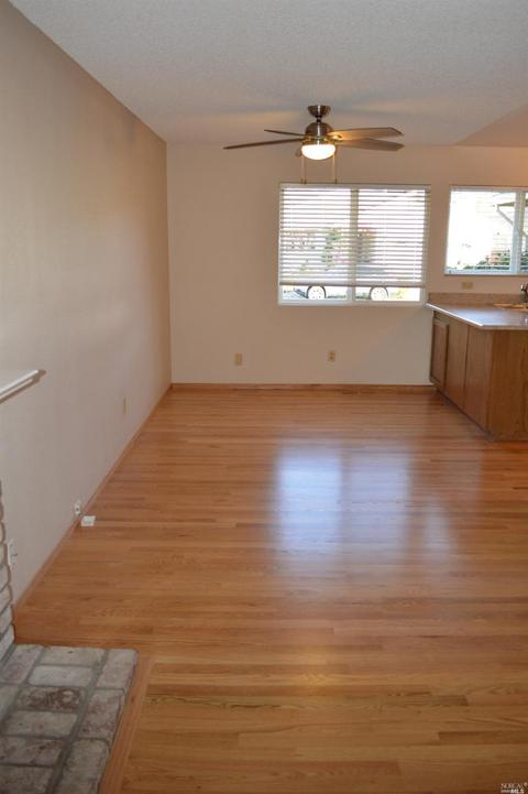 233 Vineyard Dr, Healdsburg, CA 95448 photo 19