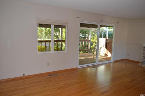 233 Vineyard Dr, Healdsburg, CA 95448 photo 18