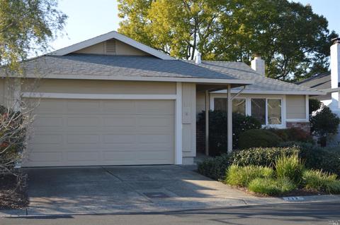 233 Vineyard Dr, Healdsburg, CA 95448 photo 1