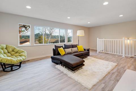 276 Devon Dr, San Rafael, CA 94903 photo 7