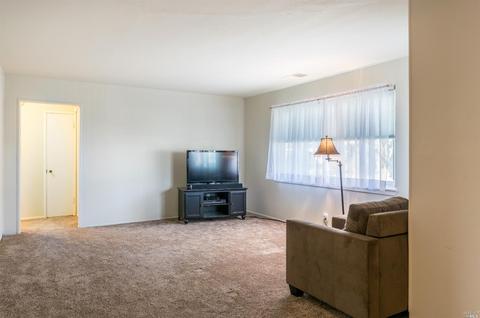 313 E Tennessee St, Fairfield, CA 94533 photo 5