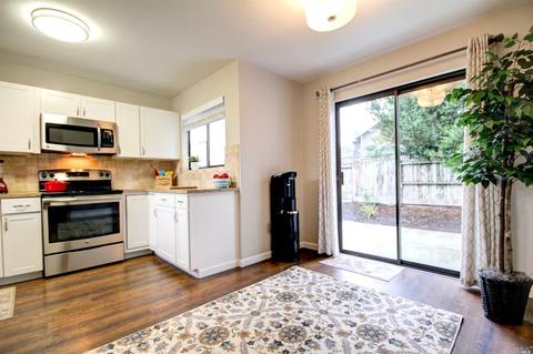 23 Gilbert Way, Cotati, CA 94931 photo 2
