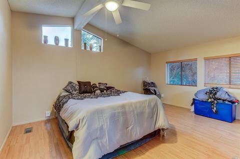 270 Sandstone Dr, Vallejo, CA 94589 photo 4