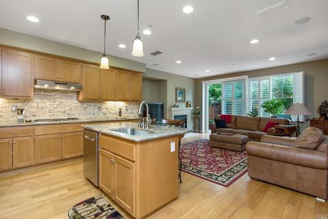106 Willowbend Ct, Napa, CA 94559 photo 4