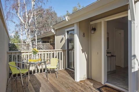 8 Whittier Ct, Mill Valley, CA 94941 photo 2