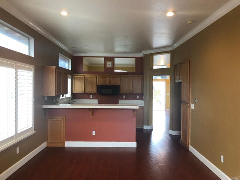 307 Alpine St, Vacaville, CA 95688 photo 5