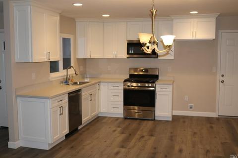 1031 Roosevelt St, Fairfield, CA 94533 photo 2