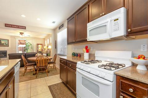 454 Cache Ct, Vacaville, CA 95688 photo 7