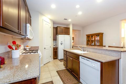 454 Cache Ct, Vacaville, CA 95688 photo 5
