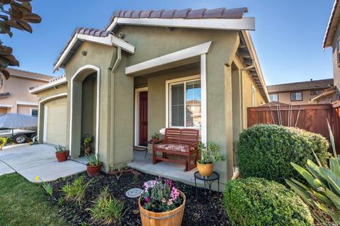 454 Cache Ct, Vacaville, CA 95688 photo 2