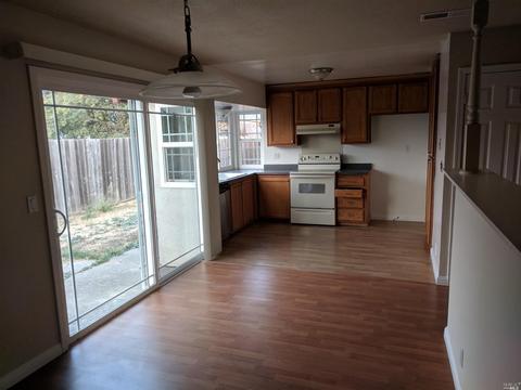 100 Seaview Ct, Vallejo, CA 94589 photo 4