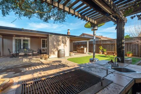 8114 Countryside Ct, Windsor, CA 95492 photo 32