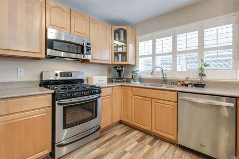 8114 Countryside Ct, Windsor, CA 95492 photo 13