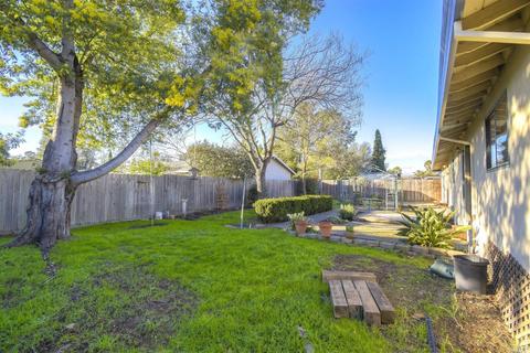149 Bluebird Dr, Windsor, CA 95492 photo 13
