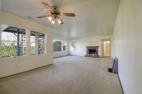 149 Bluebird Dr, Windsor, CA 95492 photo 4