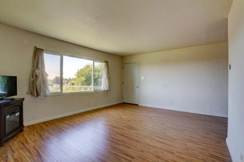 7 Margo Ln, Vallejo, CA 94591 photo 4