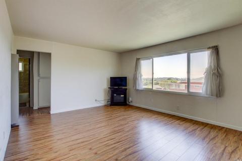 7 Margo Ln, Vallejo, CA 94591 photo 3
