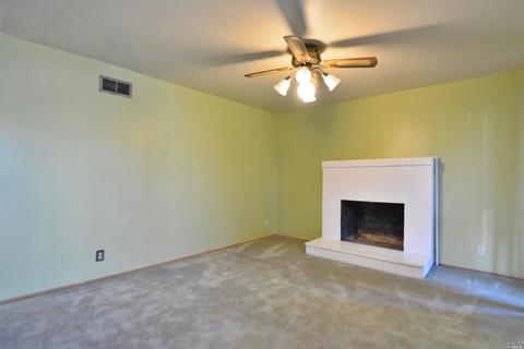 361 Pepper Dr, Vallejo, CA 94589 photo 4