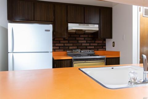 111 Roundtree Blvd, San Rafael, CA 94903 photo 2