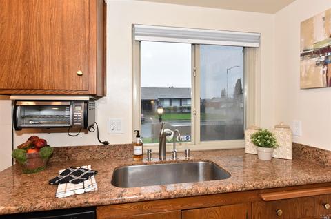 720 Roleen Dr, Vallejo, CA 94589 photo 8