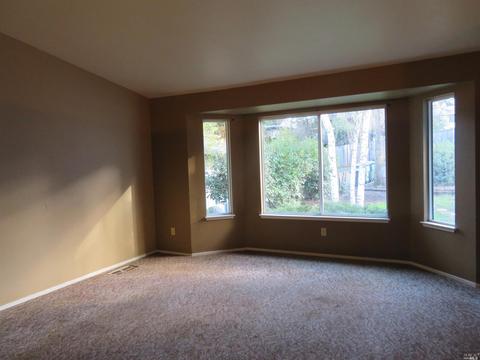915 Hazel Ave, Ukiah, CA 95482 photo 4