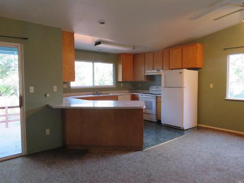 915 Hazel Ave, Ukiah, CA 95482 photo 3