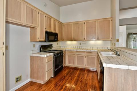 9599 Wellington Cir, Windsor, CA 95492 photo 4