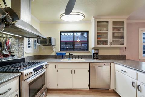 215 W Cherry St, Dixon, CA 95620 photo 2