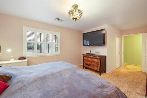 215 W Cherry St, Dixon, CA 95620 photo 11
