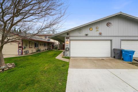 215 W Cherry St, Dixon, CA 95620 photo 1