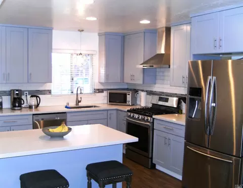 1025 Warren St, Fairfield, CA 94533 photo 2