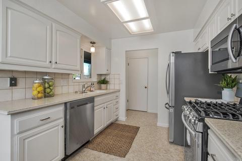 1436 Sarkesian Dr, Petaluma, CA 94954 photo 9
