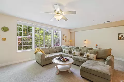 450 Emily Rose Cir, Windsor, CA 95492 photo 5