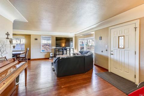 2210 Georgia St, Vallejo, CA 94590 photo 4