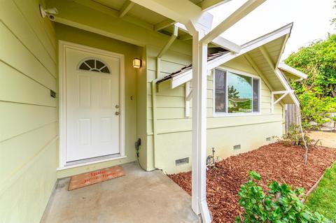 359 De Anza Dr, Vallejo, CA 94589 photo 2