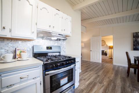 810 Oregon St, Fairfield, CA 94533 photo 4