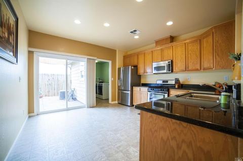 1561 Bailey Dr, Fairfield, CA 94533 photo 8