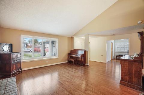 185 Daffodil Cir, Vallejo, CA 94591 photo 7