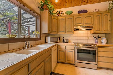 Undisclosed, Cloverdale, CA 95425 photo 13