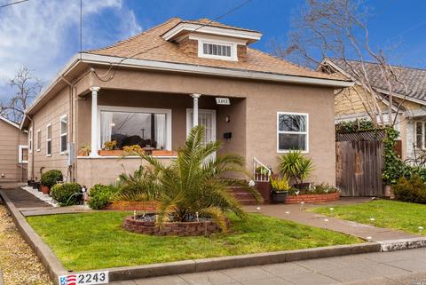 2243 Adrian St, Napa, CA 94558 photo 1