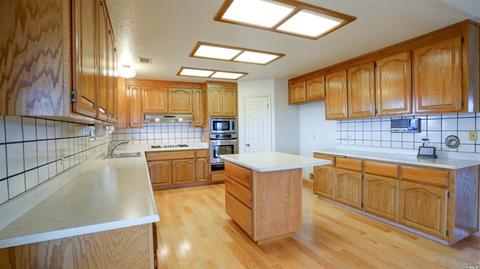 2802 Iris Ct, Fairfield, CA 94533 photo 9