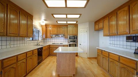 2802 Iris Ct, Fairfield, CA 94533 photo 8