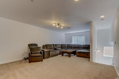 2106 Saddlebred Dr, Fairfield, CA 94534 photo 4