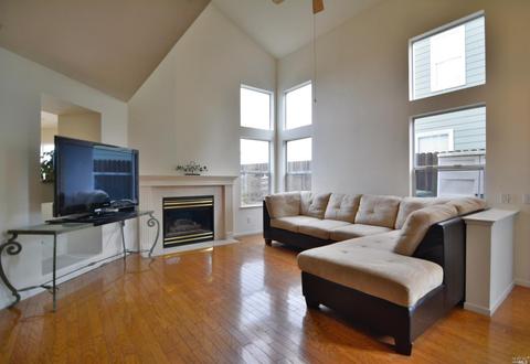 236 Clearpointe Dr, Vallejo, CA 94591 photo 2