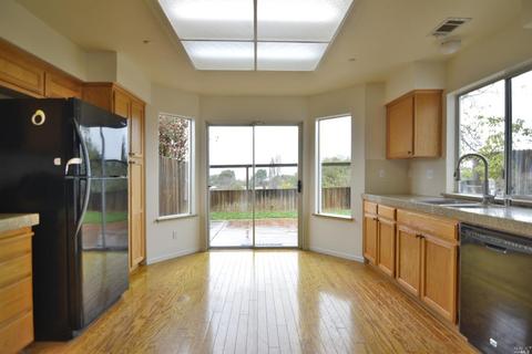 236 Clearpointe Dr, Vallejo, CA 94591 photo 4