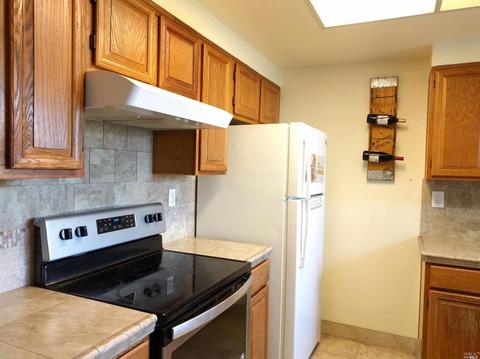 100 Teal Ct, Vallejo, CA 94589 photo 4