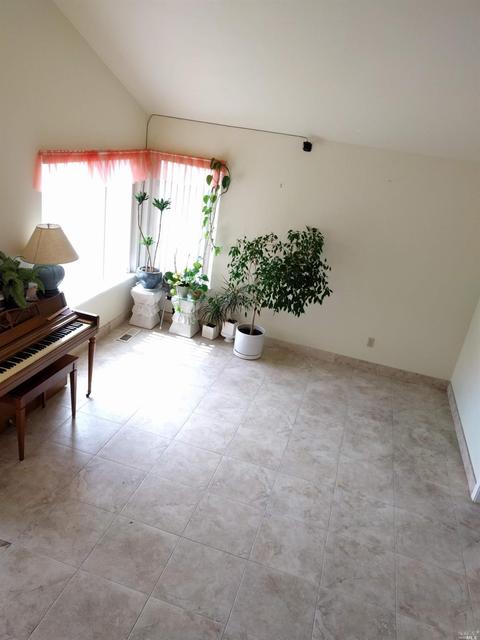 100 Teal Ct, Vallejo, CA 94589 photo 3