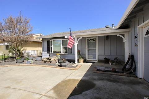 105 Olympic Cir, Vacaville, CA 95687 photo 4