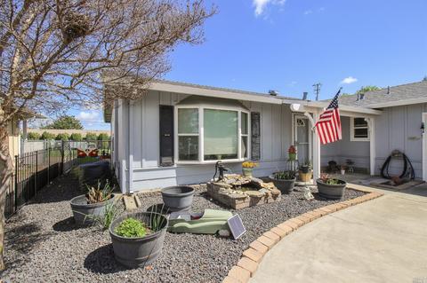 105 Olympic Cir, Vacaville, CA 95687 photo 3