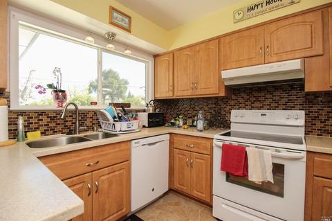 105 Olympic Cir, Vacaville, CA 95687 photo 17